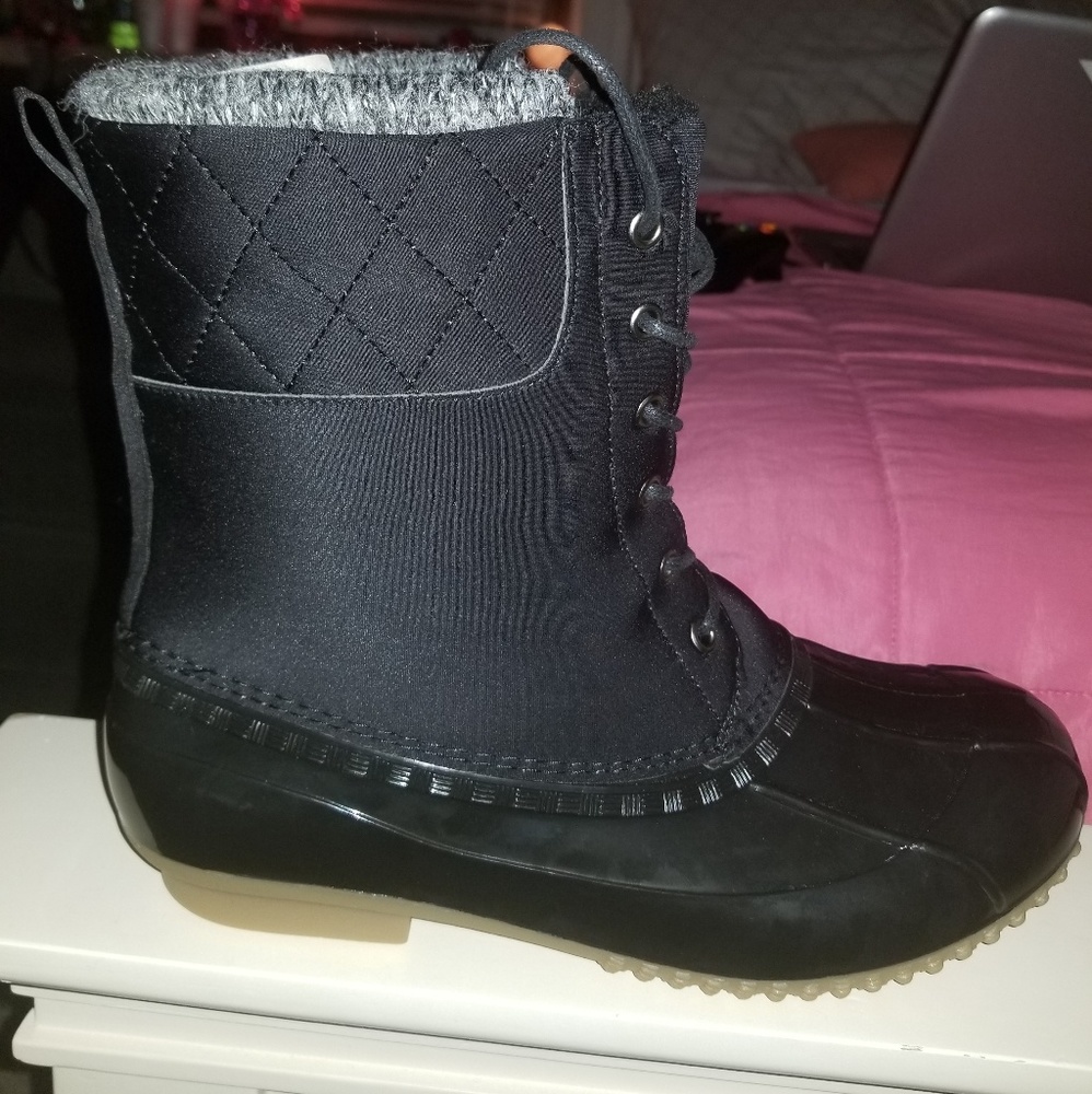 Black duck boots